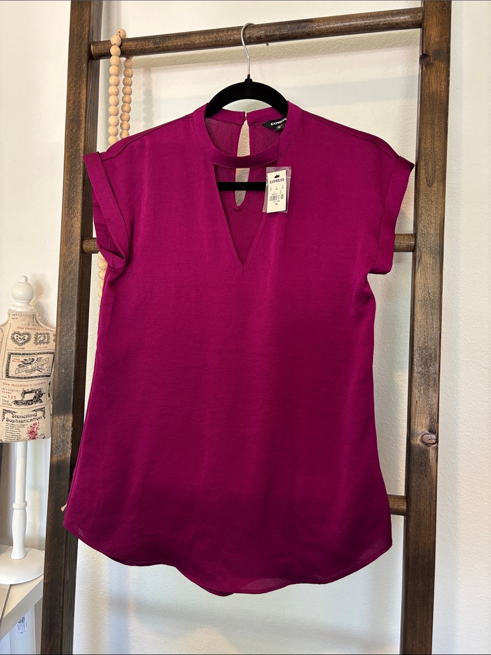 Express Women's Raspberry Split V-Neck Cap Sleeve Blouse